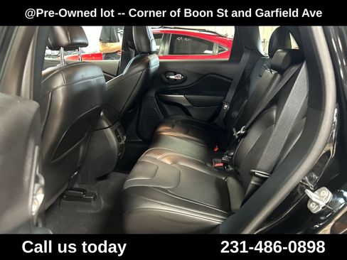 Used 2020 Jeep Cherokee Limited AWD/4WD image 21