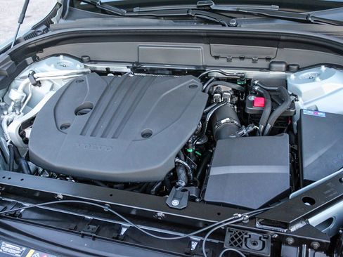 New 2026 Volvo XC60 B5 Ultra w/ Climate Package PRO image 14