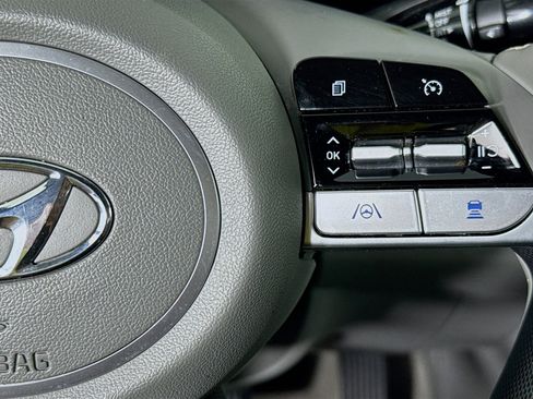 Used 2023 Hyundai Elantra SEL w/ Convenience Package FWD image 21