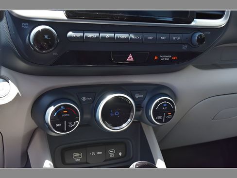 New 2025 Hyundai Venue Limited FWD image 23