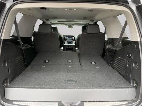 Used 2020 Cadillac Escalade Luxury w/ Escalade Sport Edition image 32