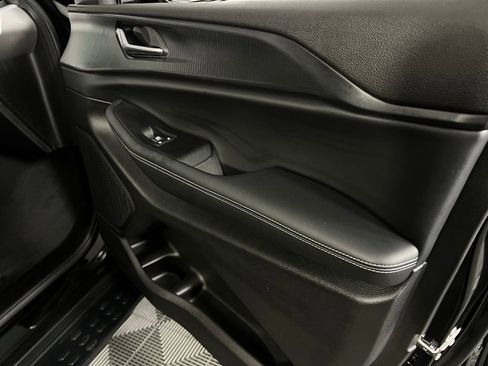 Used 2025 Jeep Grand Cherokee Altitude image 34