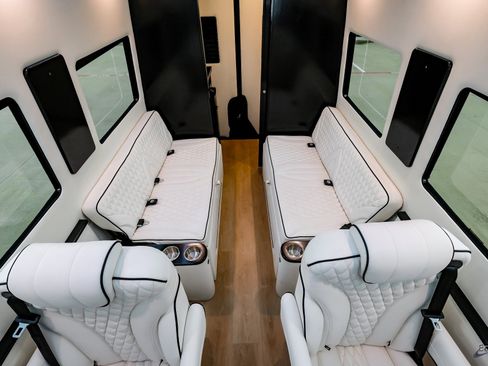 Used 2023 Mercedes-Benz Sprinter 3500 image 70