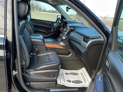 Used 2015 Chevrolet Suburban LTZ image 36