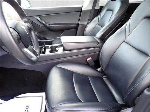 Used 2021 Tesla Model Y Long Range image 13