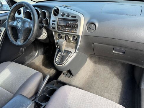 Used 2003 Toyota Matrix image 16