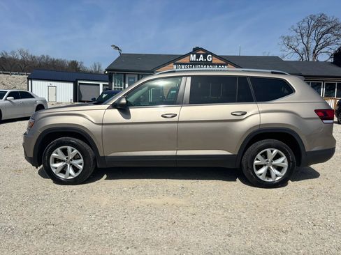 Used 2018 Volkswagen Atlas SE image 2