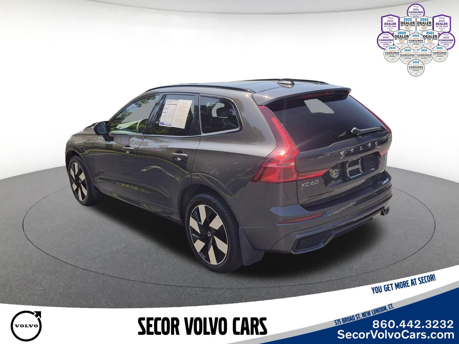 Used 2024 Volvo XC60 T8 Plus w/ Climate Package AWD/4WD image 9