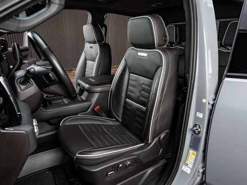 Used 2024 GMC Sierra 2500 AT4X image 30