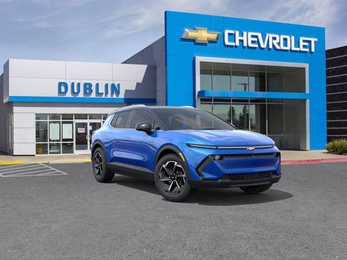 New 2026 Chevrolet Equinox EV LT image 2