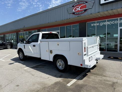 Used 2019 Ford F250 XL w/ XL Value Package image 4