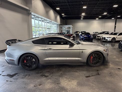 Used 2022 Ford Mustang Shelby GT500 w/ Technology Package RWD image 8