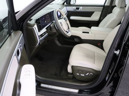 Used 2025 Hyundai Santa Fe Calligraphy image 14