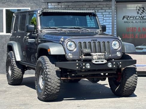 Used 2017 Jeep Wrangler Unlimited Rubicon w/ Connectivity Group image 4