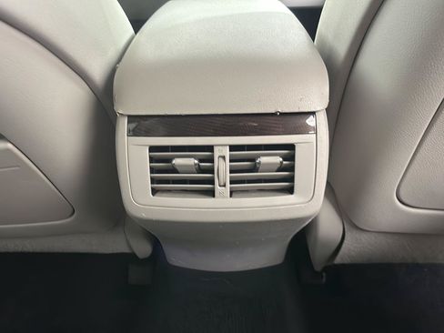 Used 2009 Toyota Venza AWD image 18
