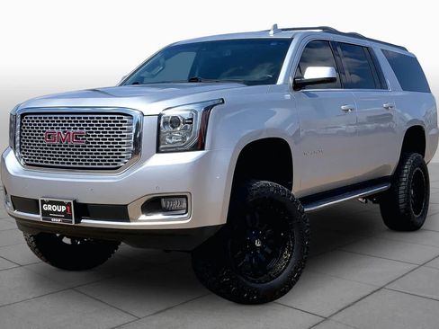 Used 2019 GMC Yukon XL SLT w/ Open Road Package AWD/4WD image 1