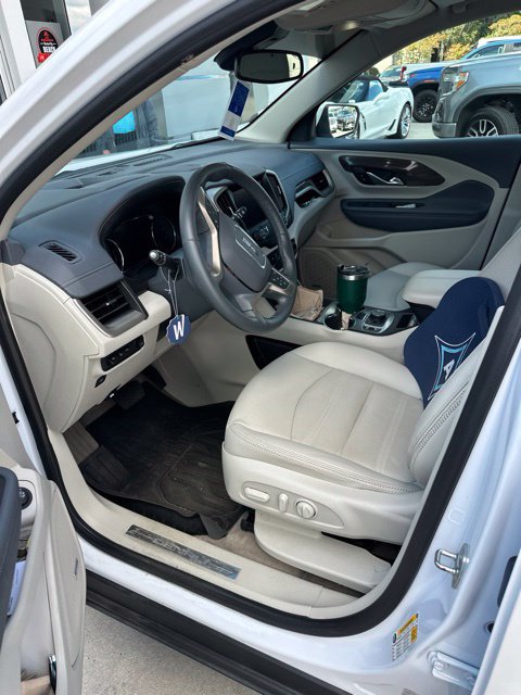 Used 2024 GMC Terrain Denali w/ Denali Premium Package AWD/4WD image 9