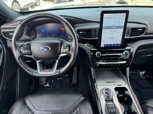 Used 2022 Ford Explorer ST w/ Equipment Group 401A image 4