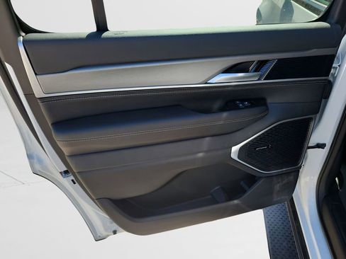 New 2026 Jeep Grand Wagoneer w/ Premium Group I image 44