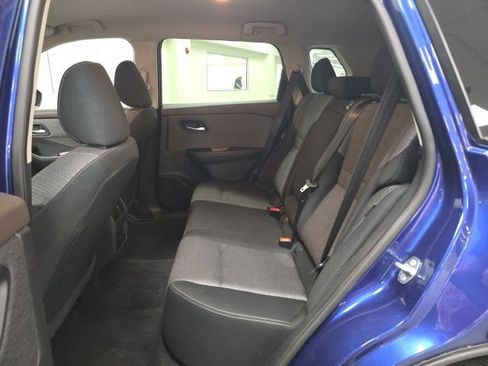 Used 2023 Nissan Rogue SV AWD/4WD image 11