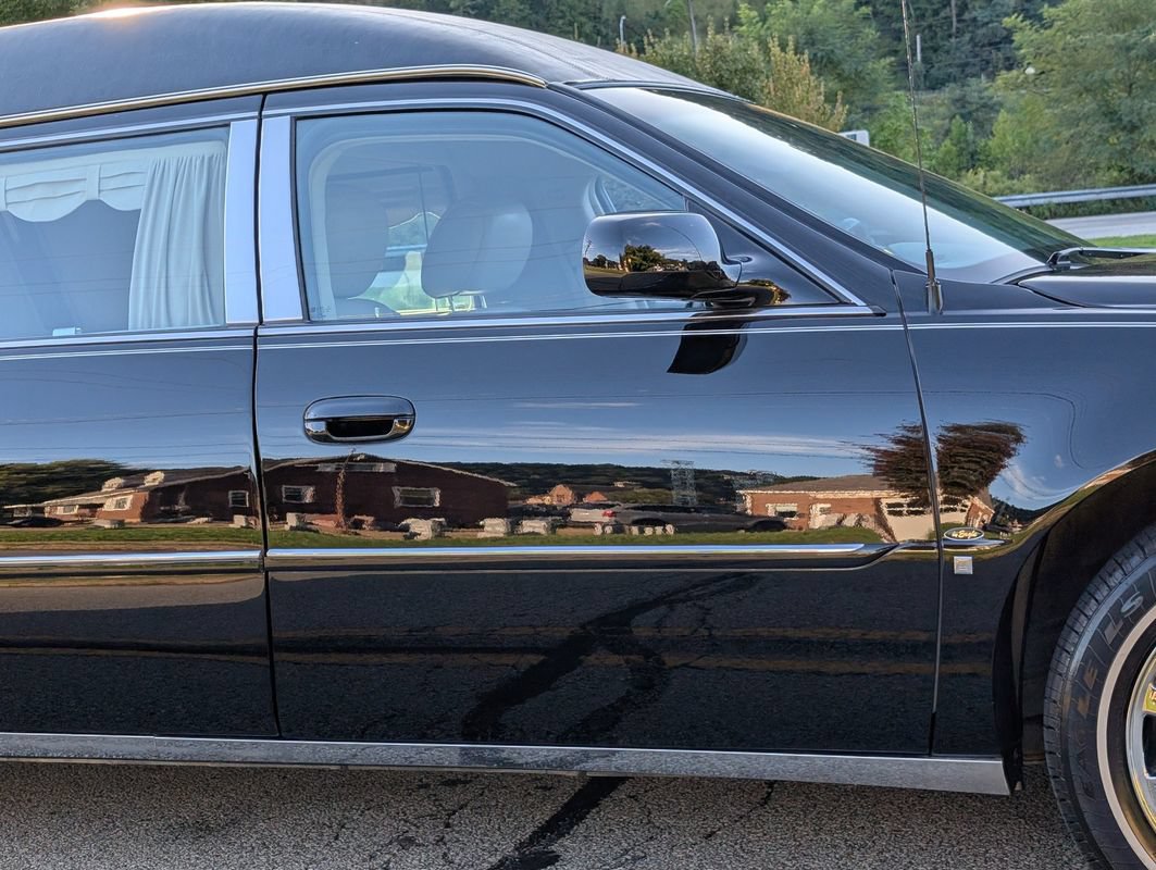 Used 2009 Cadillac DTS Hearse FWD image 17