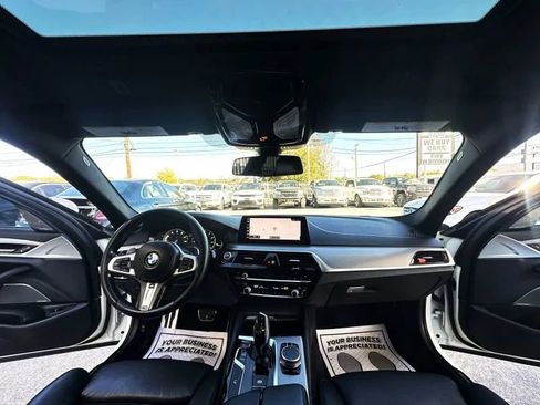 Used 2019 BMW 530i xDrive w/ M Sport Package image 18