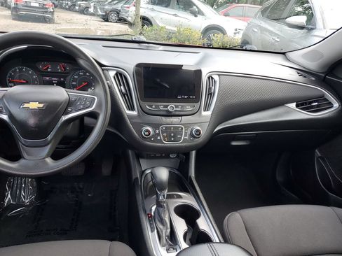 Used 2025 Chevrolet Malibu LT FWD image 14