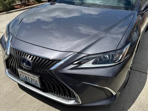Used 2020 Lexus ES 300h w/ Premium Package FWD image 9