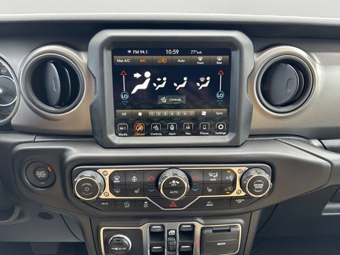 Used 2023 Jeep Wrangler Unlimited Sport AWD/4WD image 22