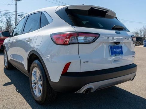 Used 2022 Ford Escape SE image 8