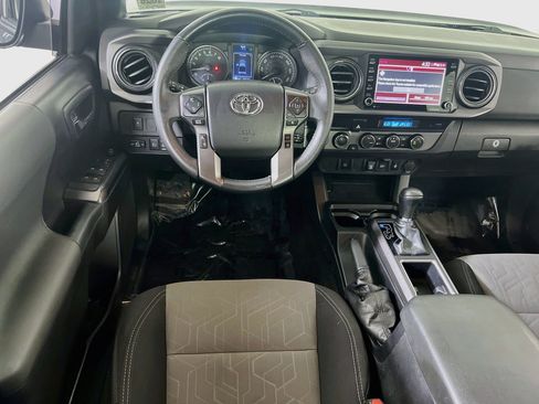 Used 2021 Toyota Tacoma TRD Off-Road AWD/4WD image 20