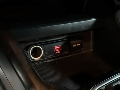 Used 2020 Kia Soul LX FWD image 19