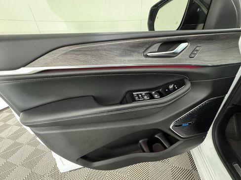 Used 2023 Jeep Grand Cherokee Overland w/ Rear Seat Video Group I image 33