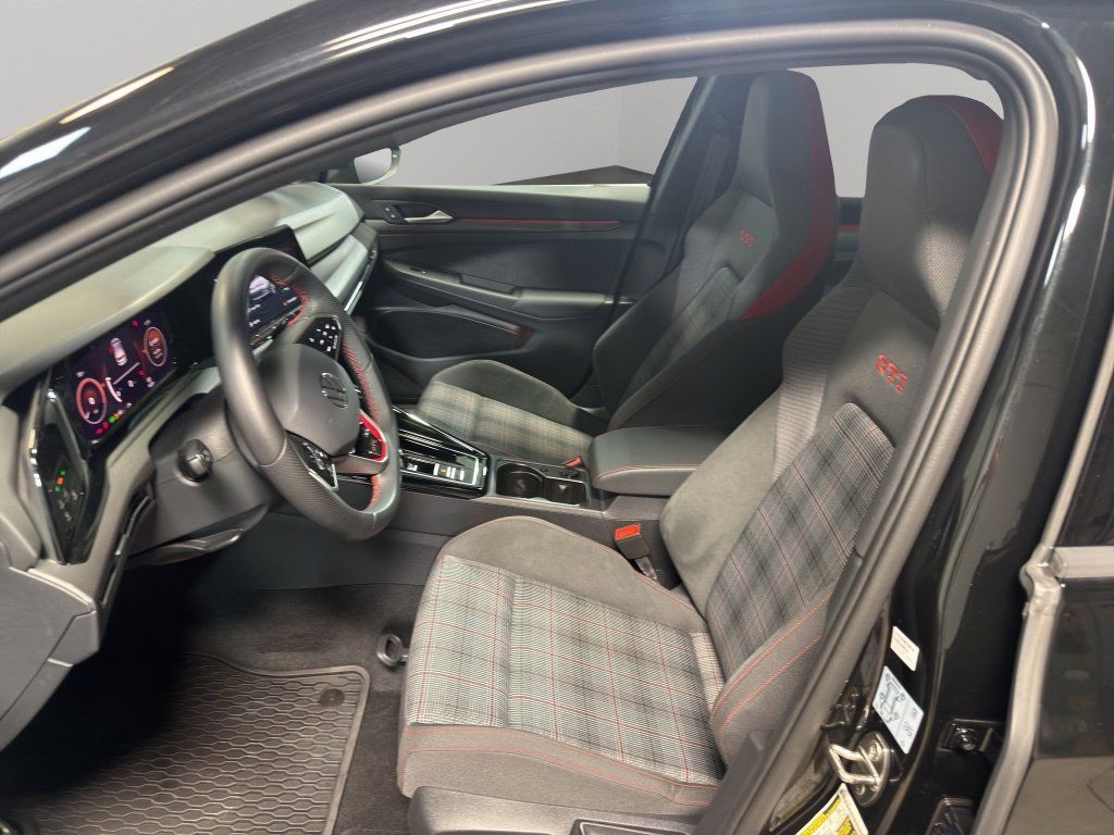 Used 2024 Volkswagen GTI SE FWD image 9