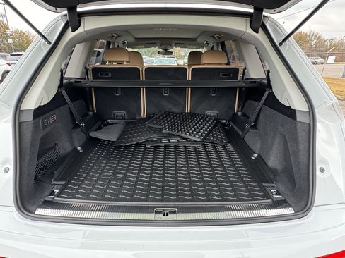 Certified 2025 Audi Q7 3.0T Prestige image 8