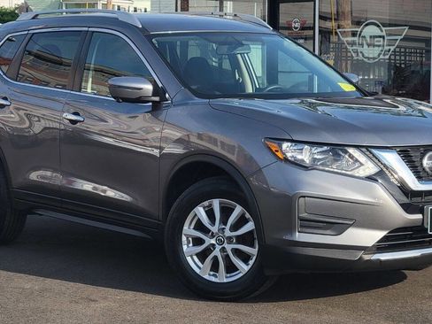 Used 2018 Nissan Rogue SV w/ Premium Package AWD/4WD image 4