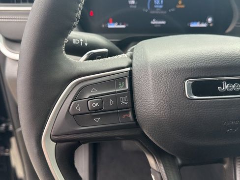 New 2025 Jeep Grand Cherokee Laredo X w/ Luxury Tech Group I image 22