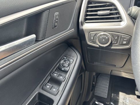 Used 2024 Ford Edge SEL w/ Convenience Package image 13