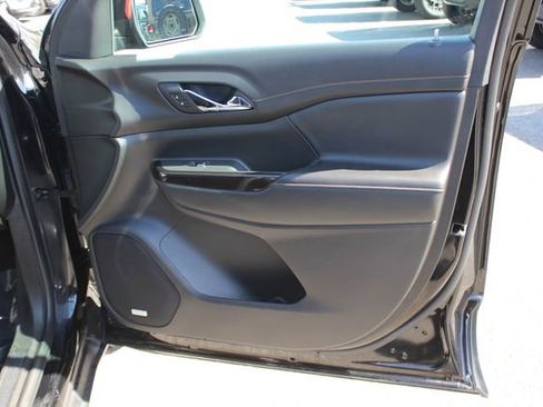 Used 2021 GMC Acadia AT4 image 33