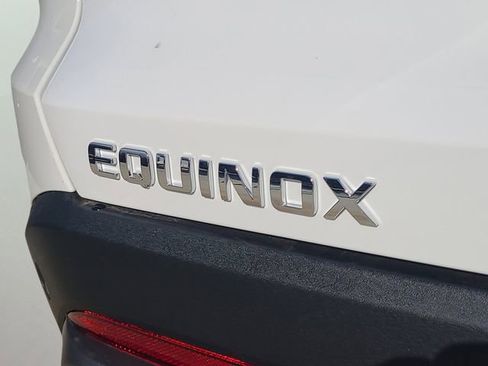 New 2026 Chevrolet Equinox LT image 9