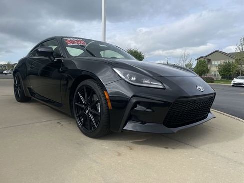 Used 2025 Toyota GR86 Premium w/ ALL Weather Mat Package (TMS) RWD image 10