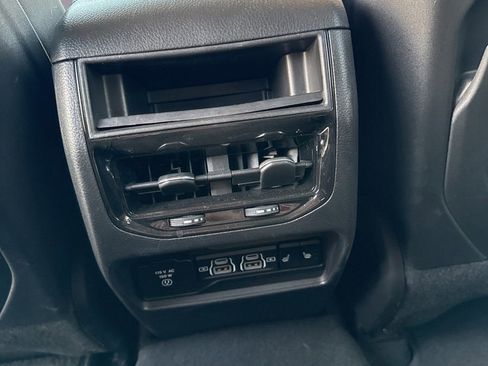 Used 2022 Jeep Grand Cherokee Limited w/ Luxury Tech Group II image 26