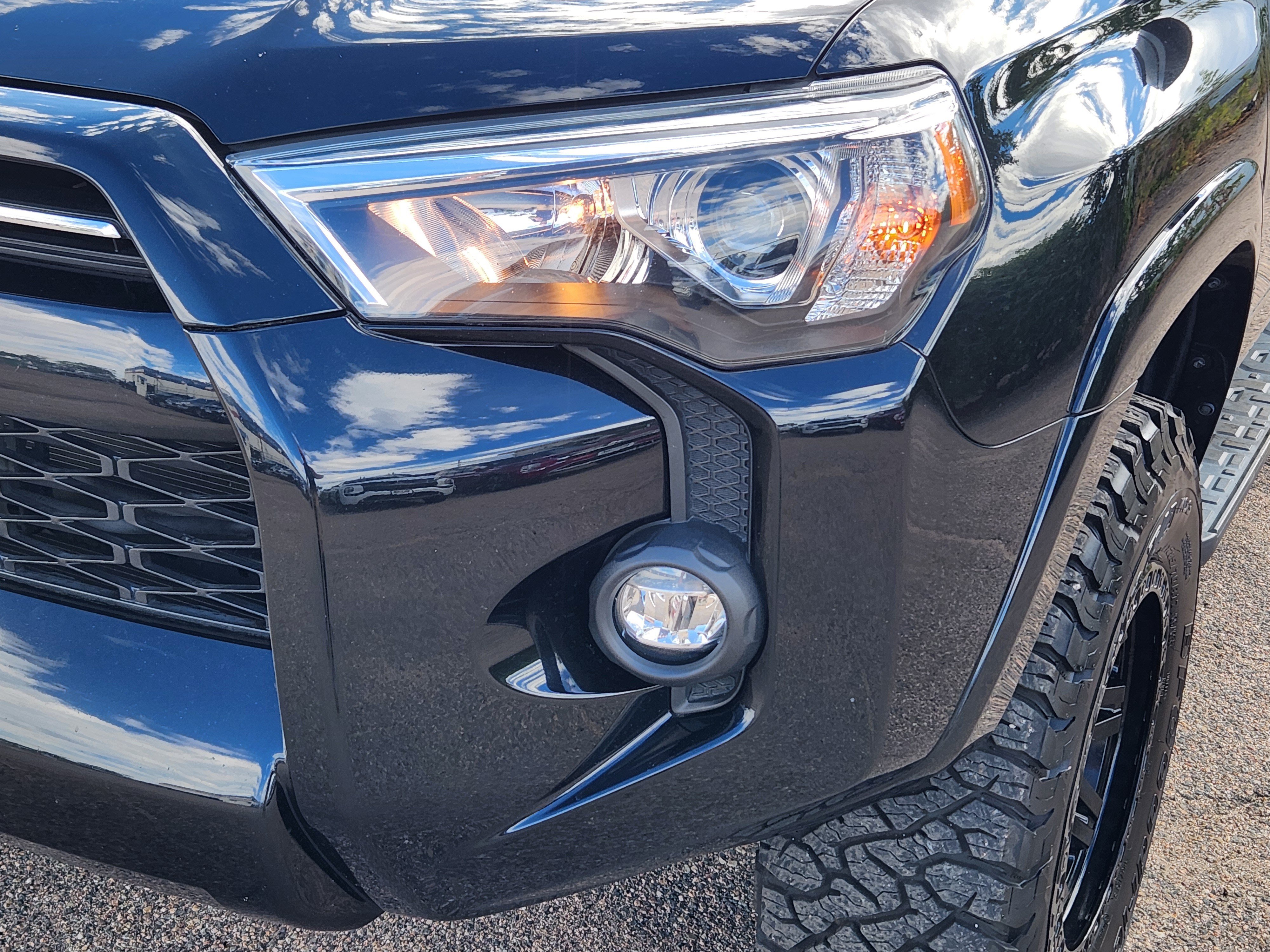 Used 2023 Toyota 4Runner SR5 AWD/4WD image 5
