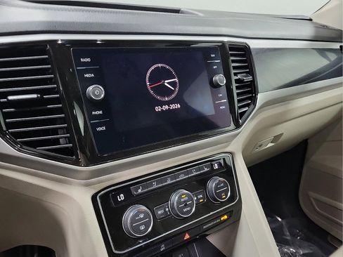 Used 2022 Volkswagen Atlas SEL Premium image 17