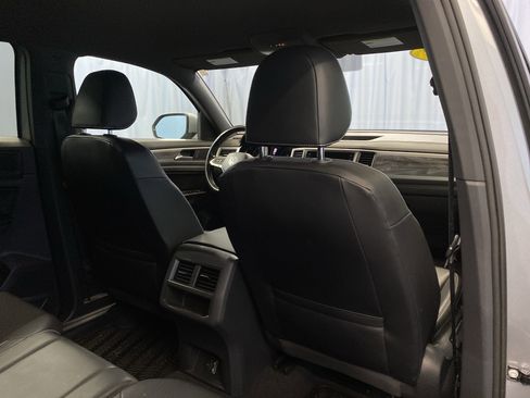 Used 2020 Volkswagen Atlas Cross Sport SE image 38