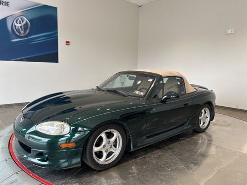 Used 2002 MAZDA MX-5 Miata image 2