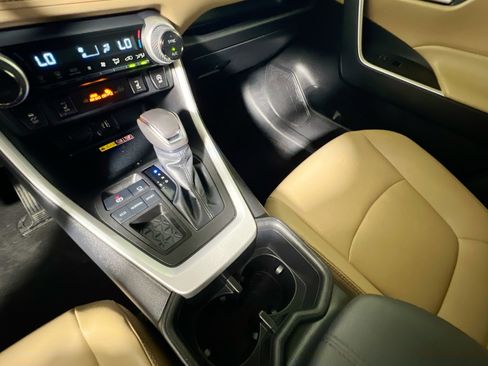 Used 2023 Toyota RAV4 XLE Premium image 26