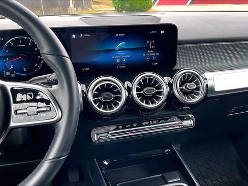 Used 2022 Mercedes-Benz GLB 250 image 7