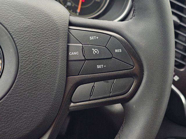 Used 2022 Jeep Cherokee Trailhawk w/ Premium Leather Package AWD/4WD image 32