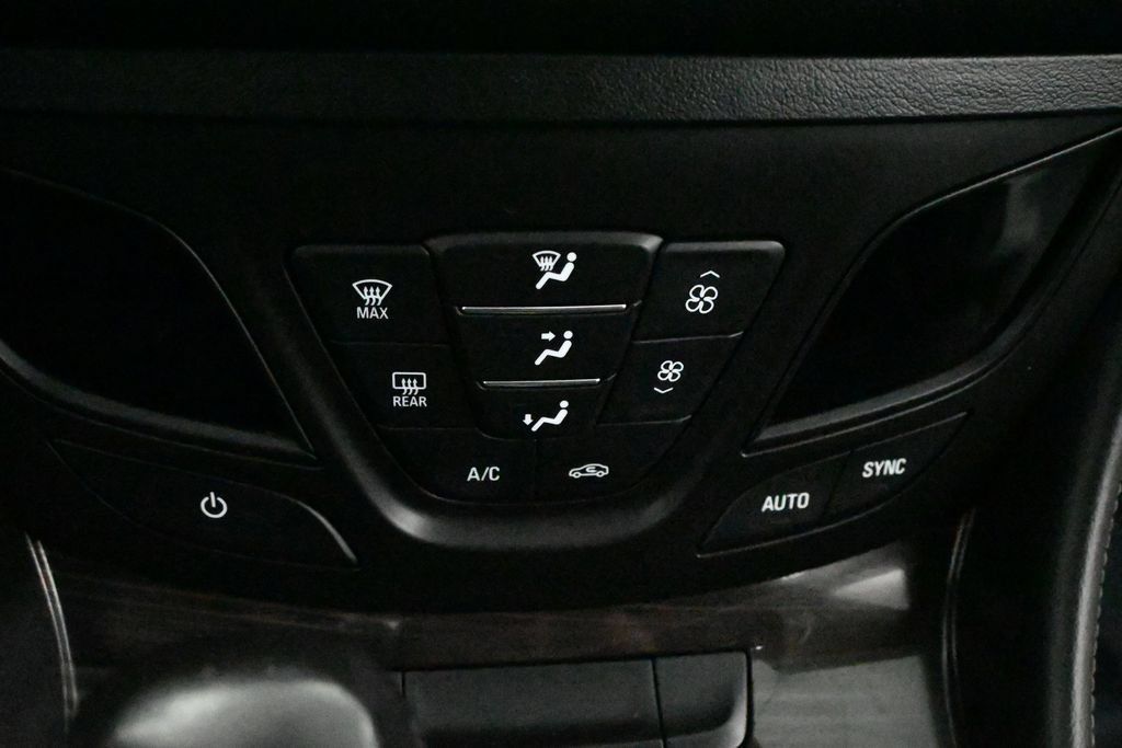 Used 2020 Buick Envision Premium w/ LPO, Active Package AWD/4WD image 17